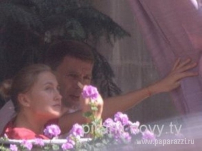 Еву Бушмину застукали целующейся с женатым бизнесменом!