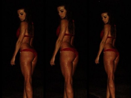 Анна Седокова не постеснялась выложить в инет интимные фото