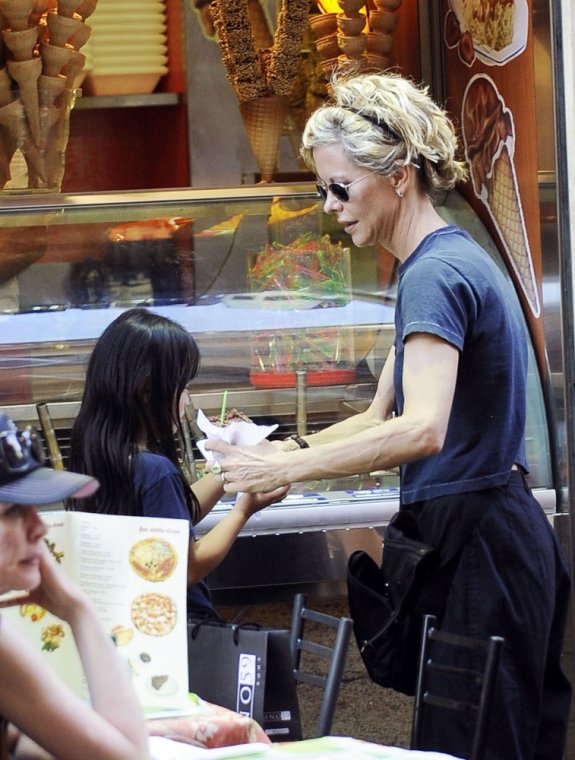 Мэг Райан с дочерью Дэйзи в Италии