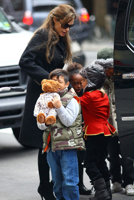 Анджелина Джоли и Бред Пит готовятся к Новому году