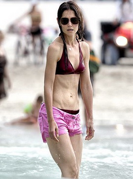 Самые тощие голливудские звезды на пляже! 