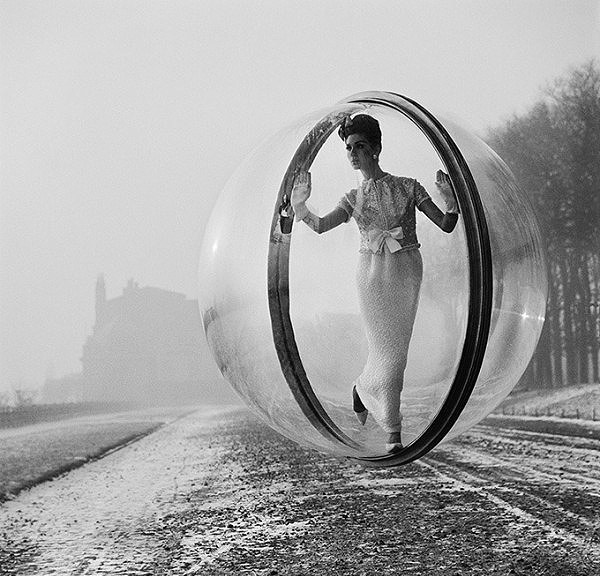 «Парижанка в пузыре» очаровала весь мир!