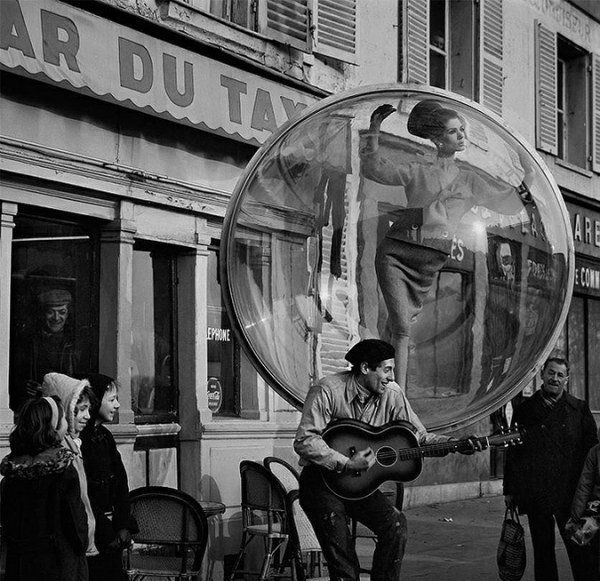 «Парижанка в пузыре» очаровала весь мир!