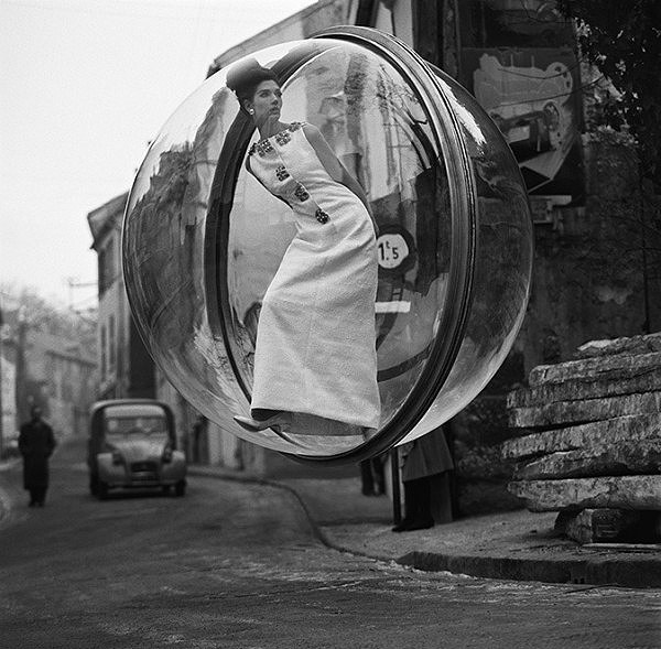 «Парижанка в пузыре» очаровала весь мир!