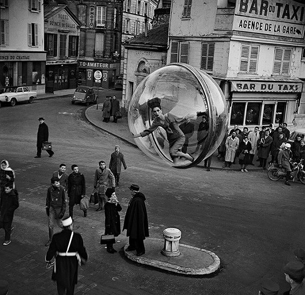 «Парижанка в пузыре» очаровала весь мир!