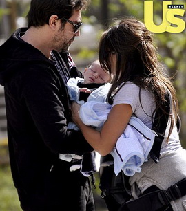 Мир увидел самого секретного младенца:  Пенелопа Крус показала свое дитя и решила выходить на работу 