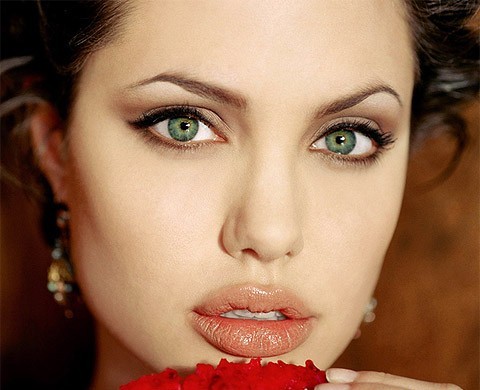 Анджелина Джоли