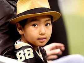 Анджелина Джоли бросила своего сына