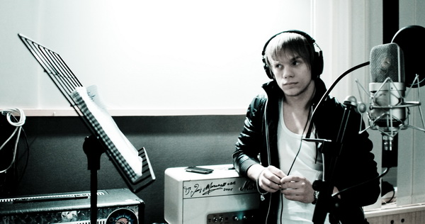 Эдуард Романюта в турецком плену! Общается только по скайпу!