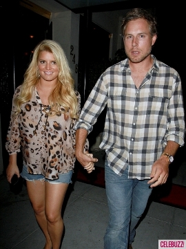 1Jessica-Simpson-and-Eric-Johnson-091311-435x580