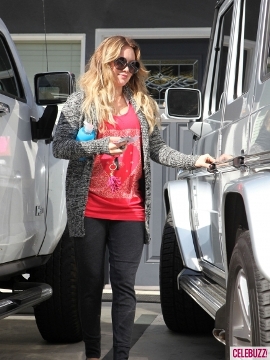 Pregnant-Hilary-Duff