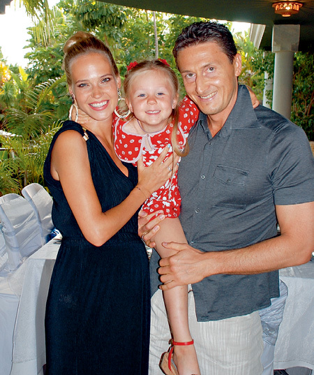 Глюк’Oza назвала дочь в честь китайской бабушки Веры!