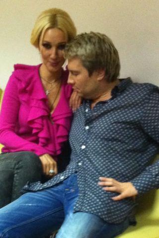 Басков заглядывает в вырез платья Кудрявцевой!