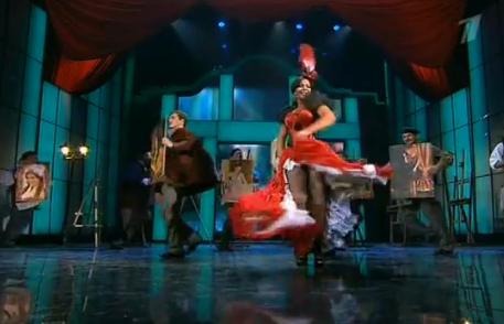 Ани Лорак оголила пухленькие ножки в чулках на «Призраке оперы»!