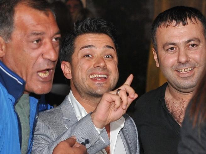 Мужа Ани Лорак опять застукали в ночном клубе с девочками!