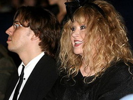 Алла Пугачева оторвалась сразу с двумя мужчинами