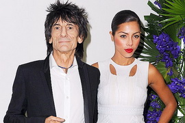 Гитарист Rolling Stones бросил любовницу