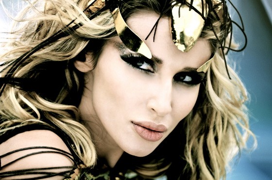 LOBODA заблокировала движение в центре Киева своими танцами….