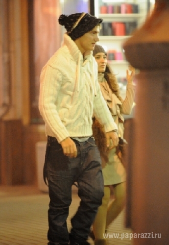 Алексея Воробьева и Вику Дайнеко застукали папарацци!