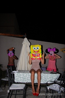 Алена Водонаева продемонстрировала свои трусики