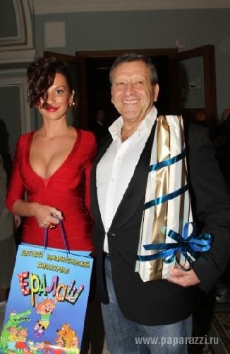 Создатель «Ералаша» Борис Грачевский приударил за молоденькой красоткой!