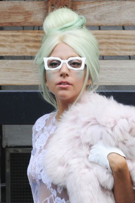 lady gaga_vision_mint_greets_group_fans_outside_7y5iuqfgd3ml_93c1c8d494b256def35357c97f0c0ee8_736