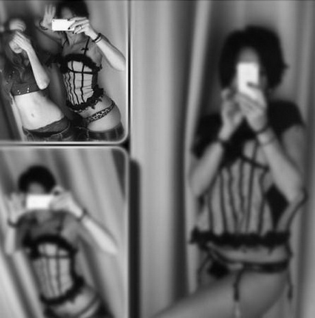 Жена Потапа разместила интимные снимки в сети