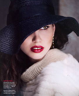 Сексуальная дива в мехах