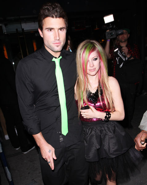 Аврил Лавин избила соседку по отелю в Лос – Анджелесе!