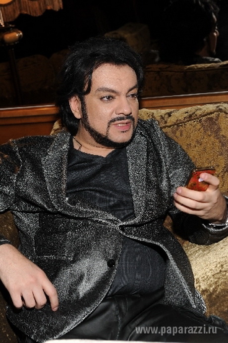 Филипп Киркоров опозорился и показал  беременный живот