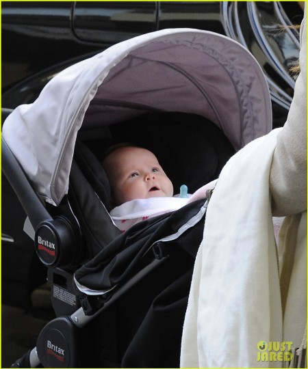 jessica-alba-haven-milan-mommy-04