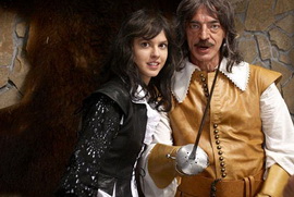 Дочь мушкетера д Артаньяна обнажилась перед камерами