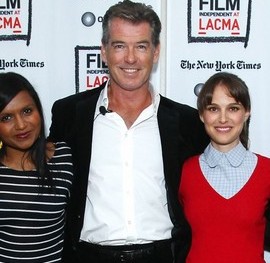 natalie-portman-lacma-reading-01