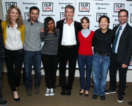 natalie-portman-lacma-reading-01 1