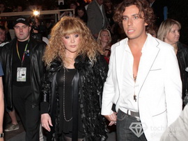 Галкин преподнес Пугачевой свадебный подарок по цене шикарного авто