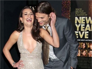 Эштон Катчер, освободившись от Мур, развлекается с новой подружкой!