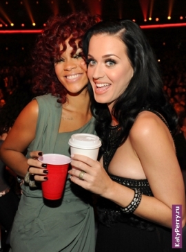 1306843193 rihanna_katy_l