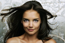 Возлюбленная Тома Круза Кэти Холмс празднует День рождения