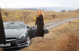 Великолепная Лара Стоун в рекламе авто