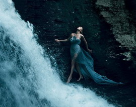 Непревзойденная Шарлиз Терон решила жить на дне моря