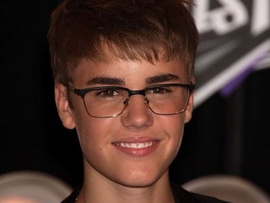 Самые популярные звезды уходящего года в поисковых системах 