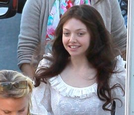 amanda-seyfried-121611-8