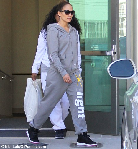 Джей Ло даже в спортивном костюме выглядит королевой!