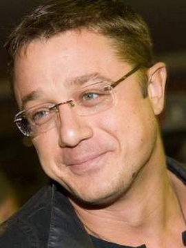 Алексей Макаров оказался ревнивым тираном и алкоголиком