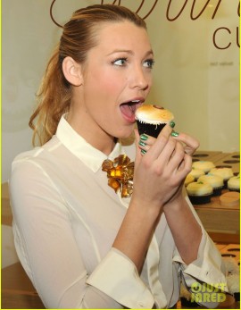blake-lively-sprinkles-cupcakes-02