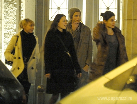 Новая девушка Эштона Катчера – копия Деми Мур!