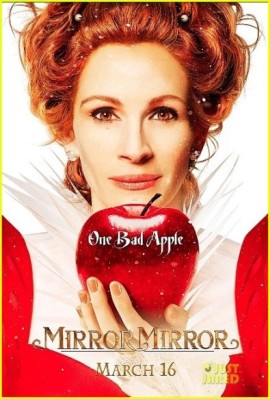 lily-collins-julia-roberts-mirror-mirror-poster-02