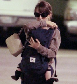 natalie-portman-benjamin-millepied-out-with-aleph-07