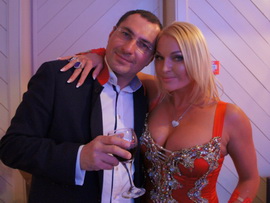 За что Анастасия Волочкова получила шикарное авто в подарок