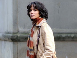 Популярная актриса Холли Берри решила осветлить кожу